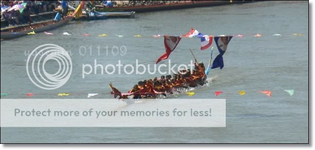 งานประเพณีแข่งเรือยาวประจำปีที่แม่น้ำมูล ลอยกระทงเลือด T T
